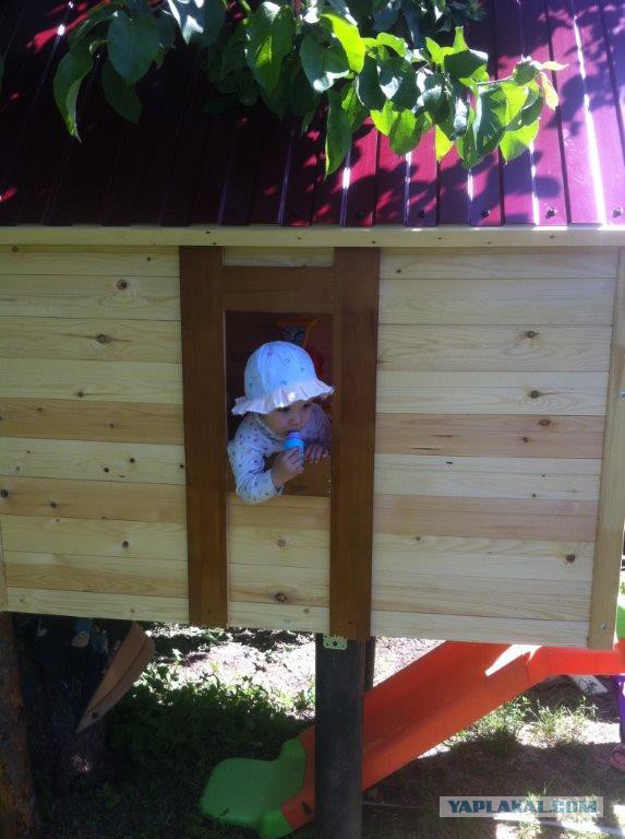 Домик для дочек