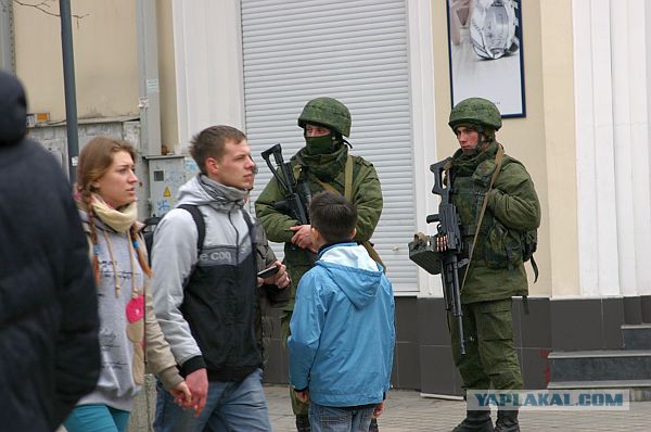 В Крыму захвачены Совмин и Верховная рада, официальных заявлений еще не было