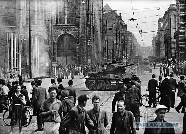Как восточные немцы пытались выгнать "советских оккупантов"