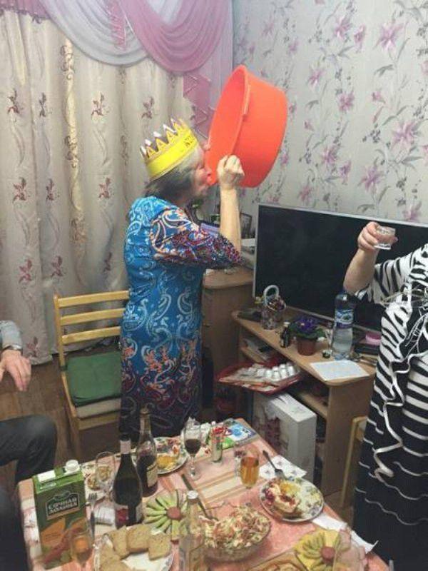 Синяя пятница в очень асоциальных сетях
