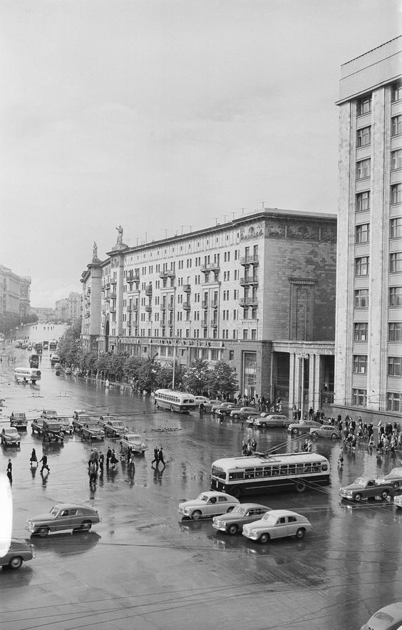 Москва и москвичи. Двадцатый век. 28.03.25