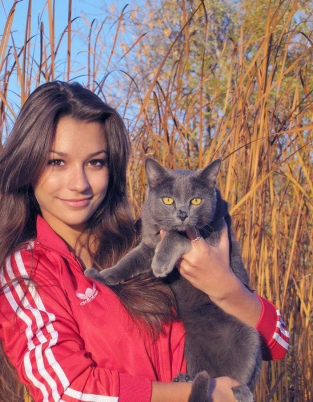 Девушки и кошки