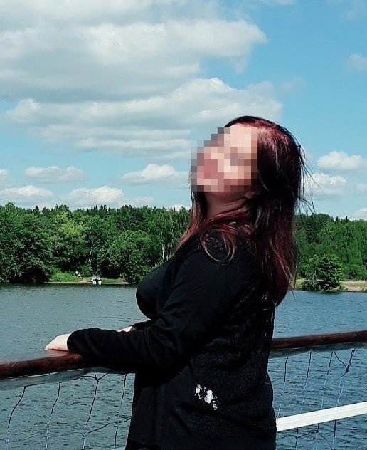 Москвичку раздели на улице догола, и ей пришлось одеваться в мусорный пакет