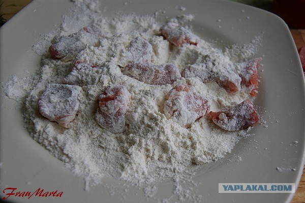 Густой мясной суп, похожий на гуляш, В духовке