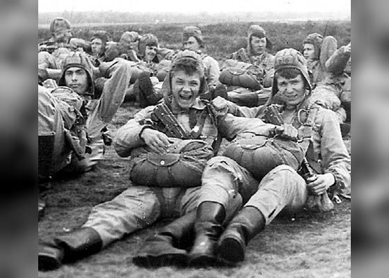 Армейские фото знаменитостей