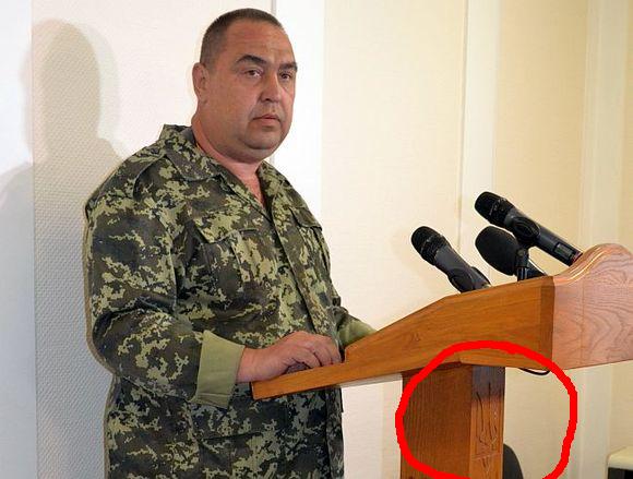 Луганск 21.11.17. Вооруженные люди возле административных зданий