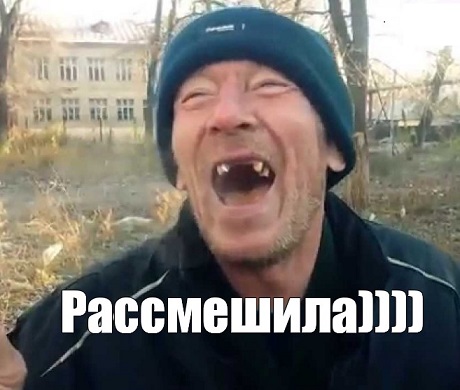 Дельфин дразнит чайку рыбкой