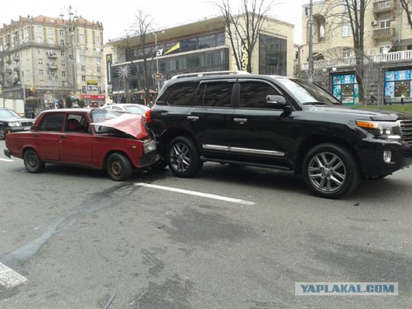 В центре Киева произошло курьезное ДТП