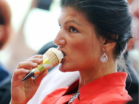 Госпожа Меркель, где же было ваше возмущение из-за бомб США?