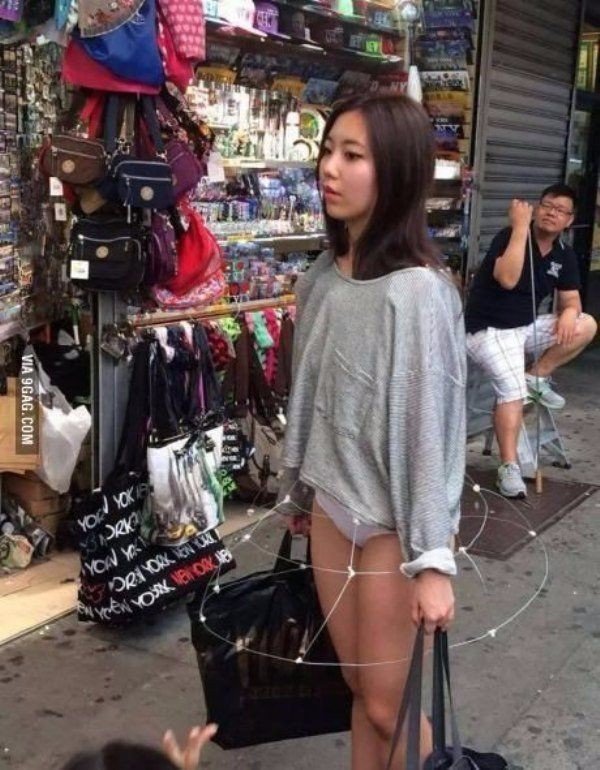 Дуры, хватит выёживаться перед фотиком