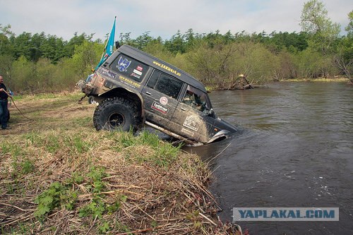 УАЗ Patriot карабкается в горку