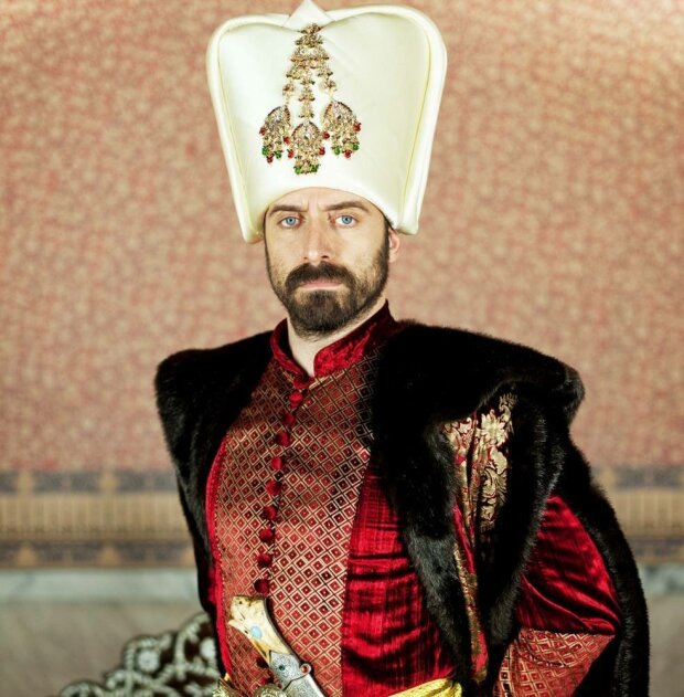 Наталья Теплякова, мать поступившей в МГУ в девять лет Алисы, родила восьмого ребенка — мальчика по имени Сулейман