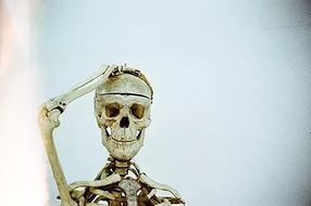 Подшутил над своей девушкой