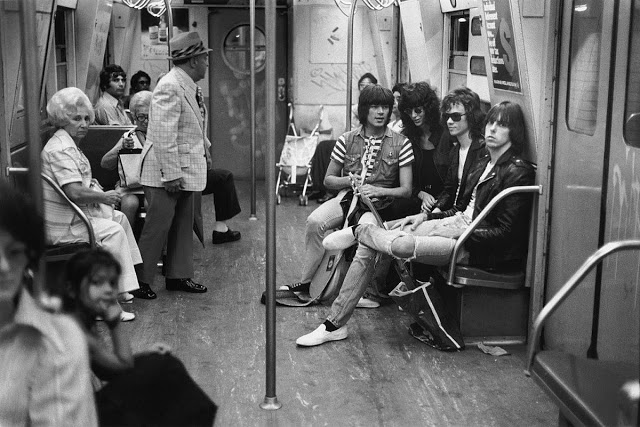 Рок-н-ролл в черно-белых фотографиях 1970-х