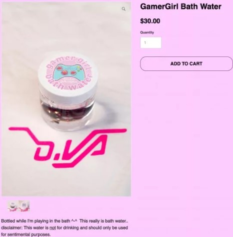Instagram-модель Бель Делфин (Belle Delphine) выставила на продажу воду из ванны, в которой она купалась