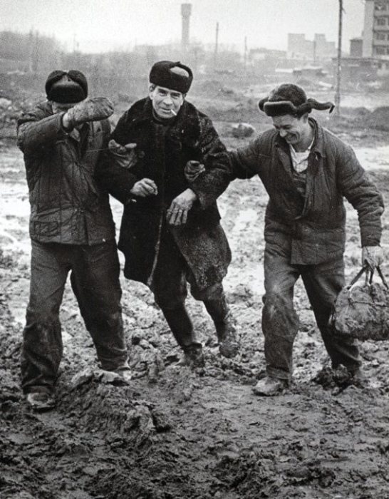 Фотографии из времен, когда ты верил в светлое будущее!