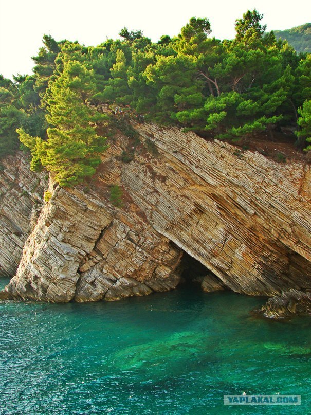 И целого мира мало!