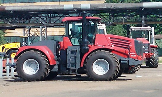 Советский трактор K-700 КИРОВЕЦ против всех