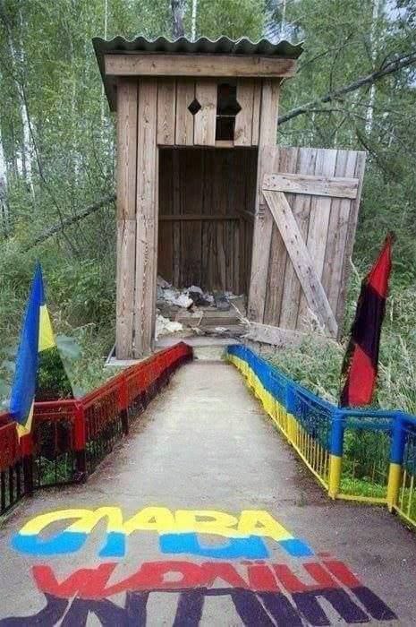 Кременчугский НПЗ выгорел почти дотла: техника и самолеты ВСУ остались без топлива
