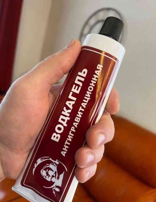 Нам песня строить и жить помогает