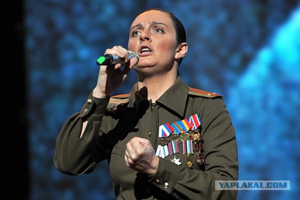 Как-то летом на рассвете Заглянул в соседний сад (с)