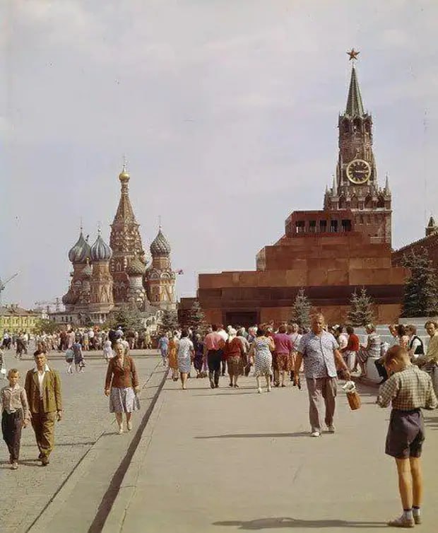 Москва и москвичи. Двадцатый век. 02.12.25