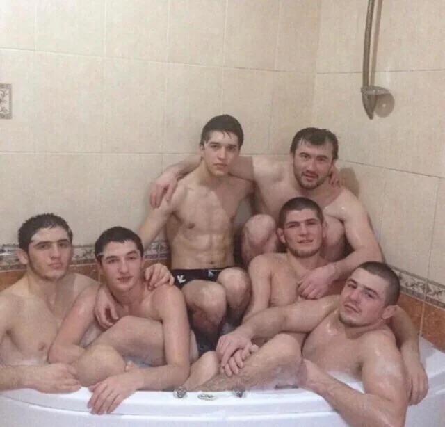 Сцены 18+ начали вырезать из фильмов в кинотеатрах Кавказа
