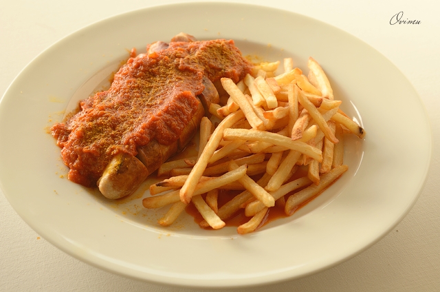 Колбаски под соусом карри