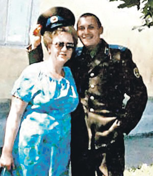 Армейские фотографии знаменитостей