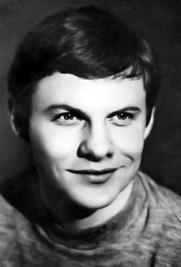 А какой у вас самый позитивный актер?