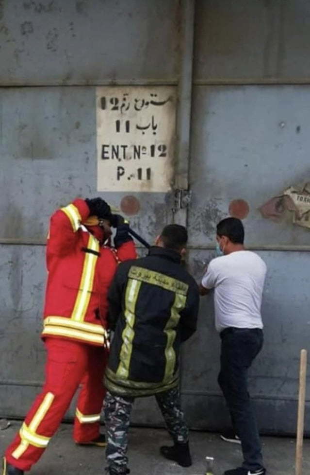 Бригада пожарных, погибших при тушении пожара на месте взрыва в Бейруте