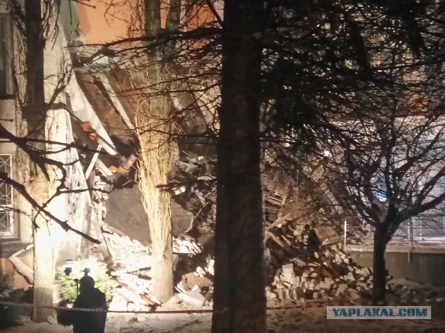 В Новочеркасске рухнуло офисное здание
