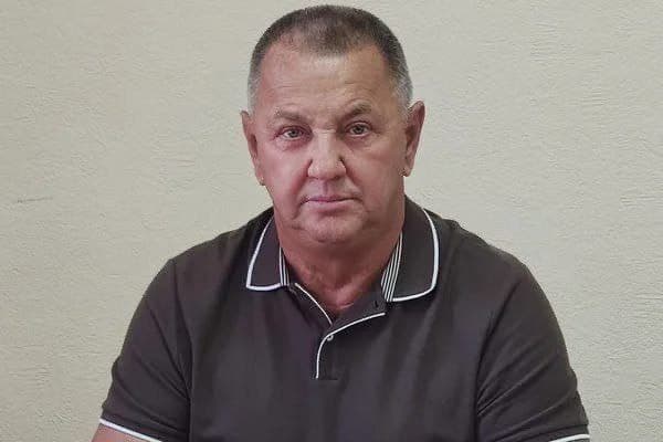 В Тобольске задержали депутата, который на джипе сбил полицейского.