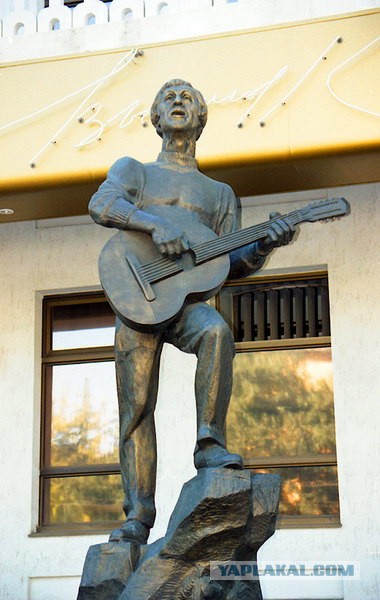 Необычные статуи мира