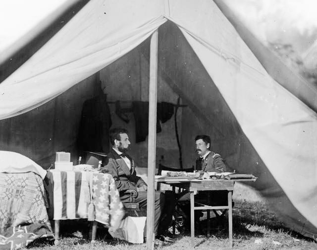 Лица, события, эпохи: редкие исторические фотографии, которые перенесут вас в другое время