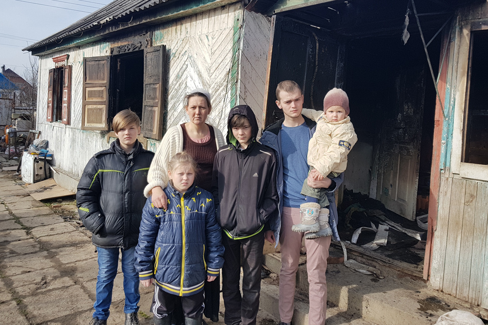 Каждая пятая многодетная семья в нищете: статистика Росстата