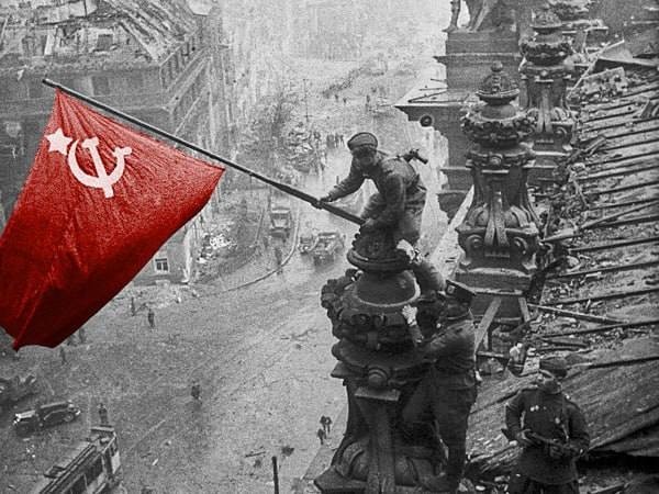 С Днём Победы, Товарищи!
