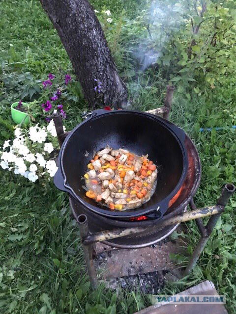 Простецкая печь для казанка