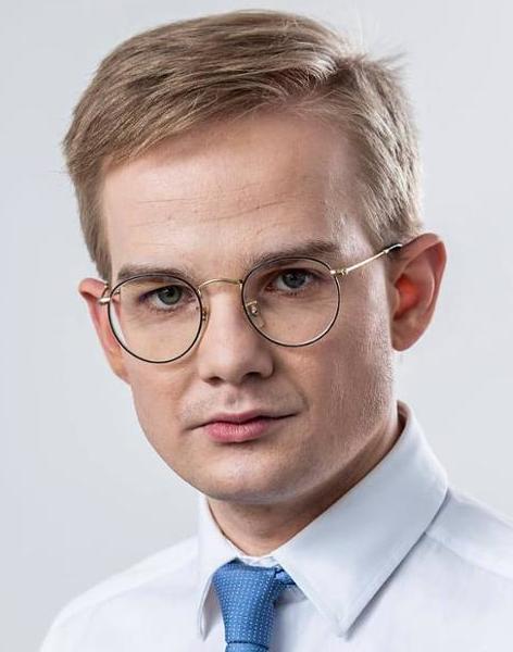 Ему 12 или 40?