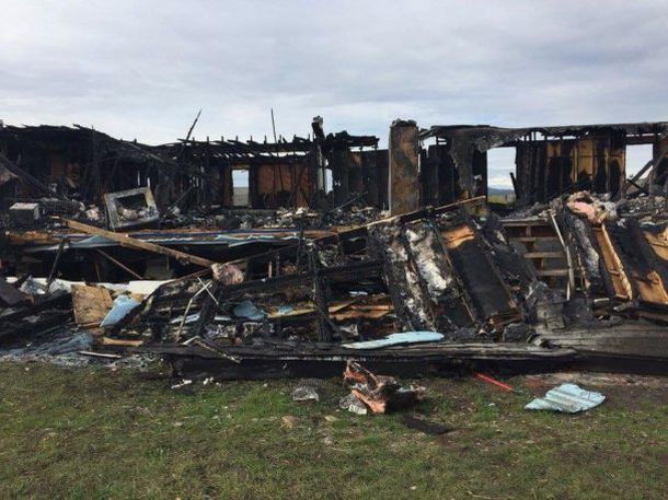 Мама спасла своих детей из горящего дома, а сама закрылась внутри