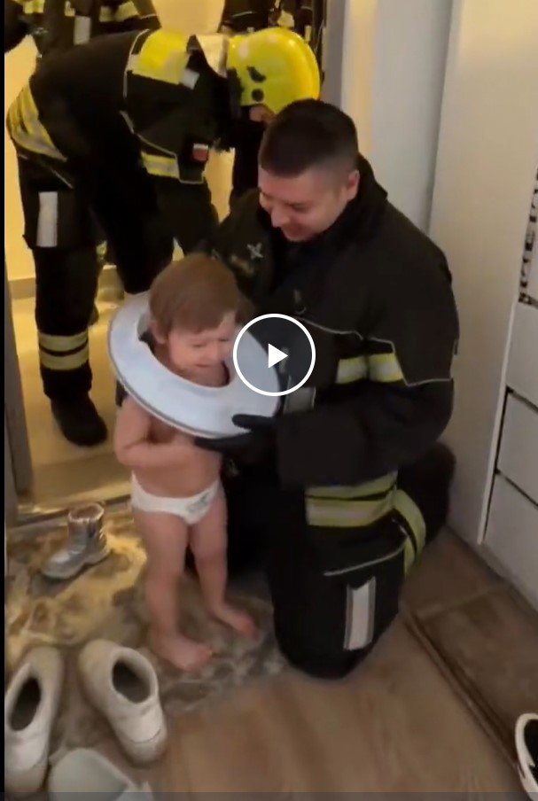 Москва: страшное ЧП в ванной — голова ребенка застряла в сиденье для унитаза