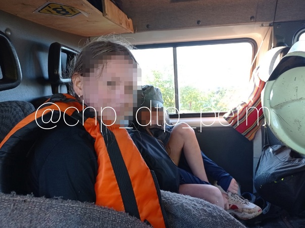 В Перми спасли тонувших девочек, плывших по реке на самодельном плоту