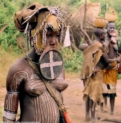 Племя Мурси (Mursi).