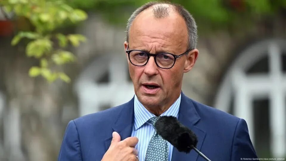 Мерц заявил, что Россия должна выплатить Украине €500 млрд.