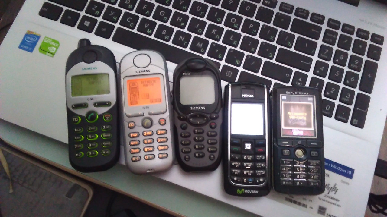 Телефон 11 модель. Siemens s35. Мобильник Сименс s35. Сименс 2001. Телефон Сименс s25.
