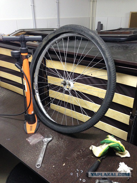 Как мы на работе восстанавливали заброшенный велосипед из подручных материалов