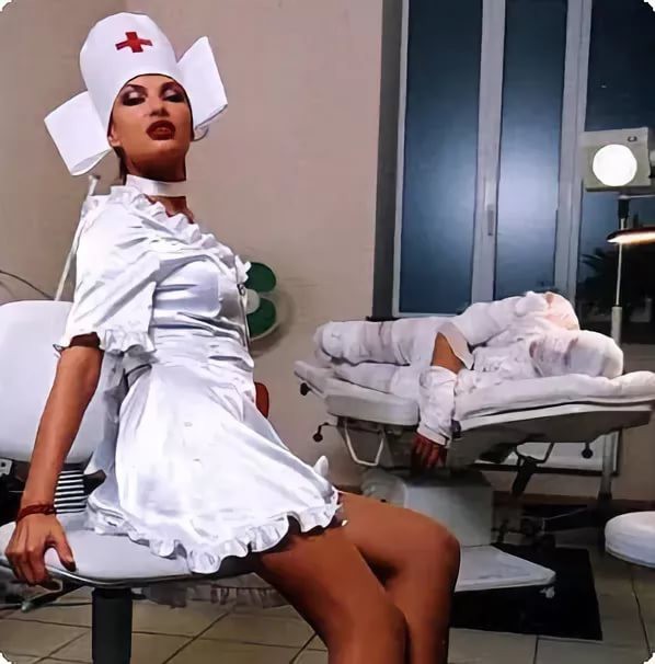 20 самых сексапильно одетых киногероинь