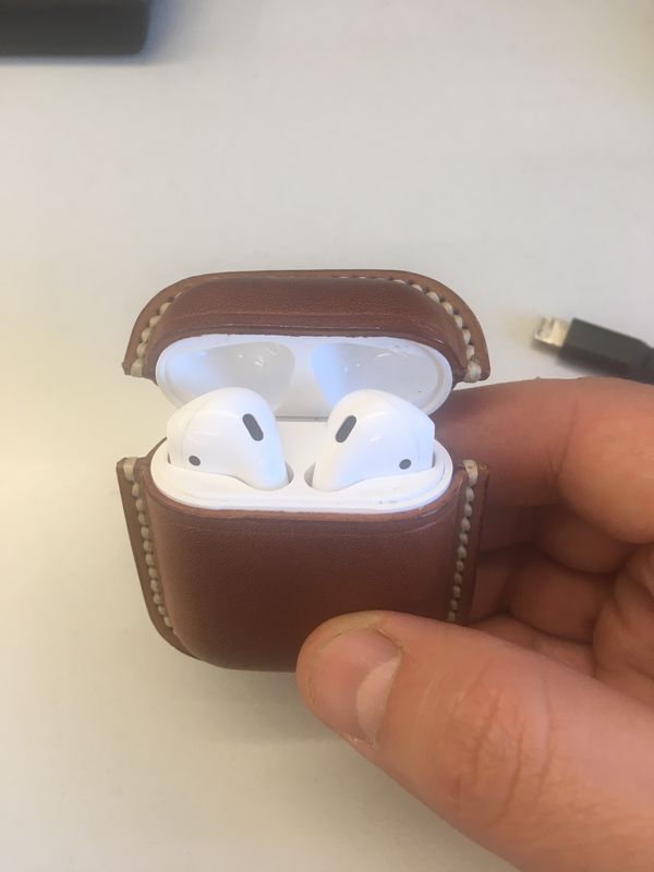Кожаный чехол для AirPods своими руками