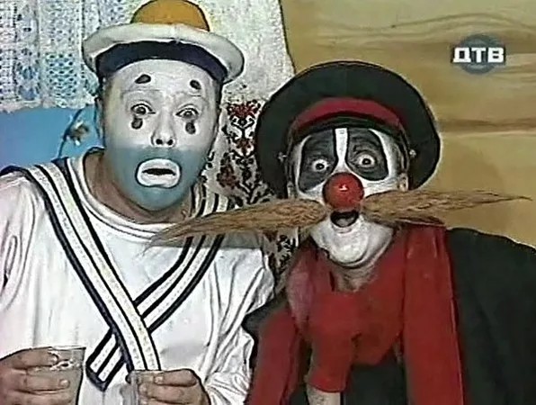 В почти в 2-х словах, кто такой Стрелков и почему верхи его поносят.
