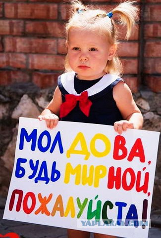 Около посольства РФ открыли ярмарку фруктов